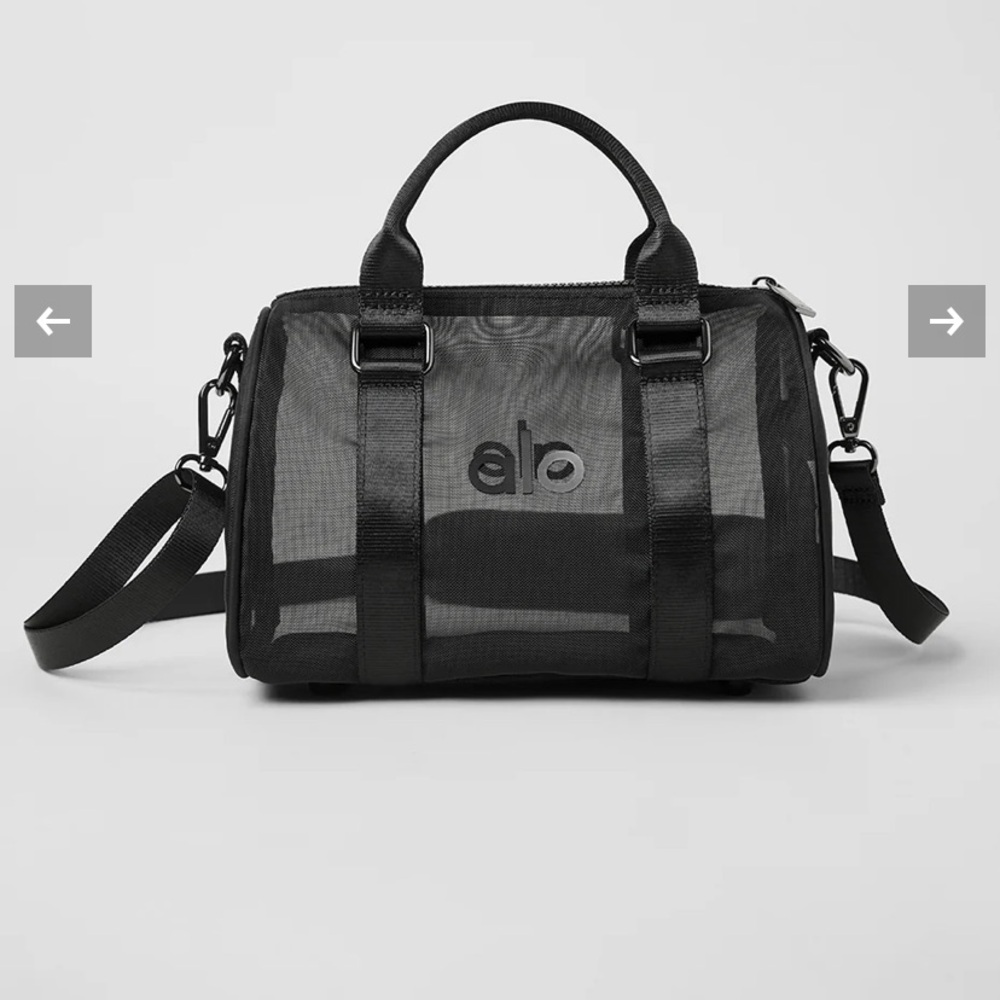 ALO Yoga Black Duffel Bag for Versatile Travel